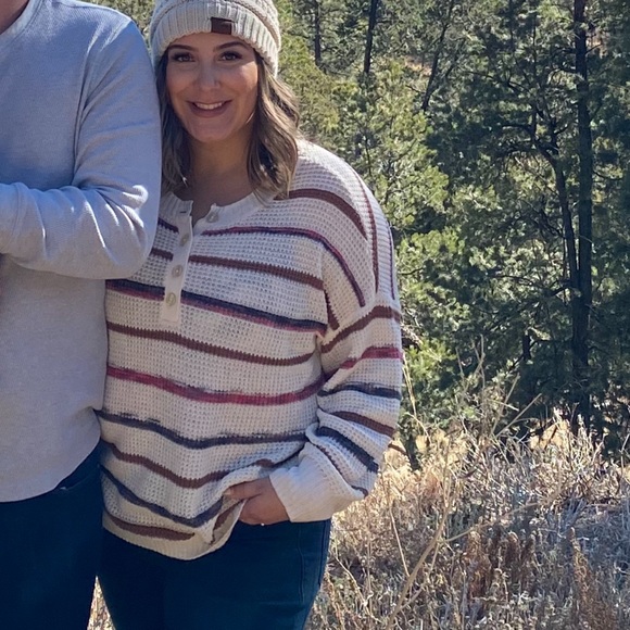 Lightweight knit striped Henley sweater - Picture 3 of 3